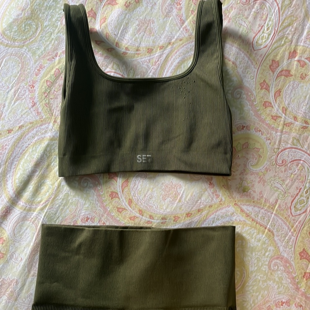 Set Active Moss Green Set
